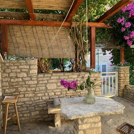 Uvik-kontra 아파트 룸바르다